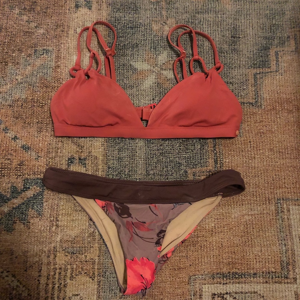 Roxy Matching Bathing Suit. Size Small. - image 1